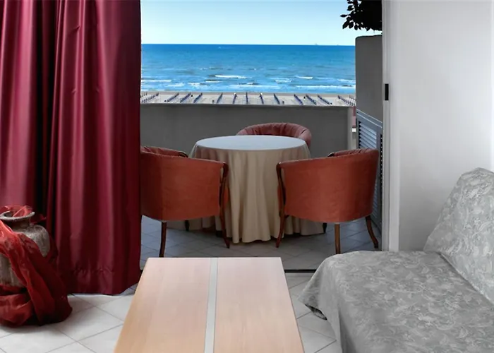 Altamarea & Hotel 3*