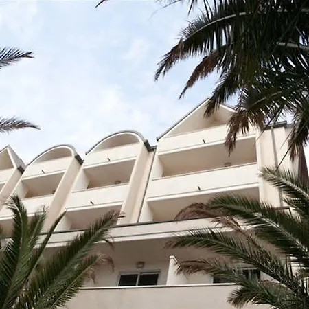 Altamarea & Family Hotel