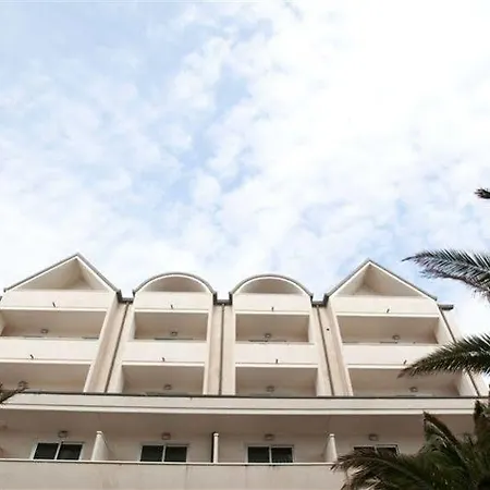 Hotel Altamarea & Family